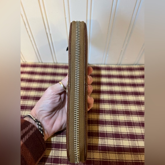 Dooney & Bourke Zip Around Wallet-Vintage - Picture 8 of 13